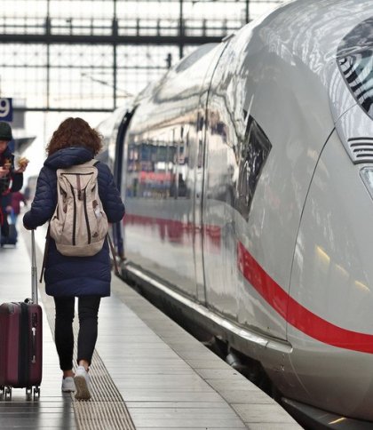 Українці продовжать безкоштовно їздити потягом з Польщі до Німеччини: що для цього потрібно
