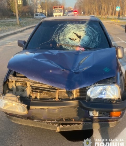 Пошкоджений автомобіль після ДТП у Дрогобичі, фото поліції