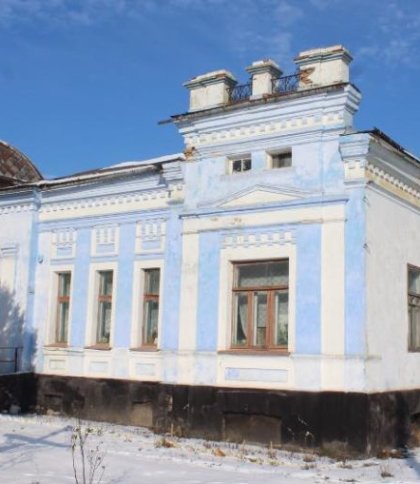 Львів’янка за 1,5 млн гривень купила столітній палац на Хмельниччині