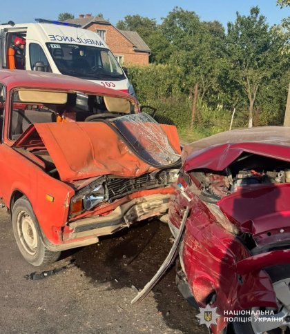 На Яворівщині пяний водій Chevrolet протаранив ВАЗ: є загиблі й поранені