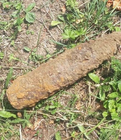На цвинтарі у Стрию знайшли артилерійський снаряд: рятувальники його знешкодили