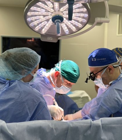 Українські лікарі майже добу робили унікальну операцію 9-місячній дитині