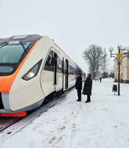 Майже 2 тисячі місць у потягах зі Львова додала Укрзалізниця