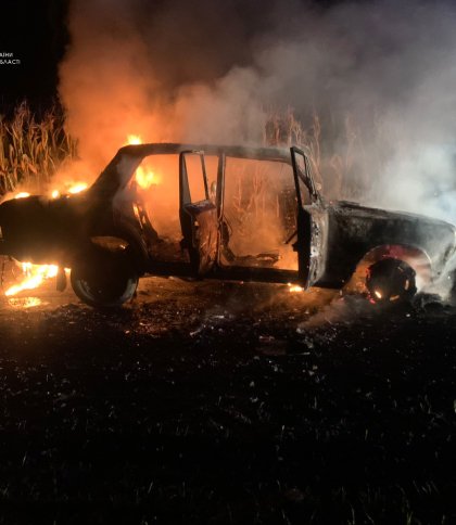 У Червоноградському районі вщент згорів автомобіль (фото)