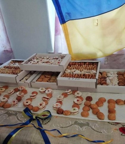 На Львівщині господині випекли для військових 1000 кілограмів печива