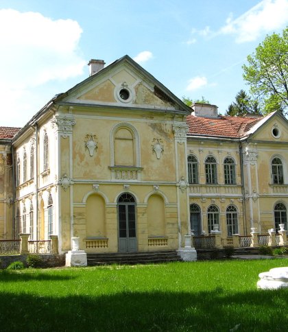 Палац Фредрів-Шептицьких в селі Вишня.