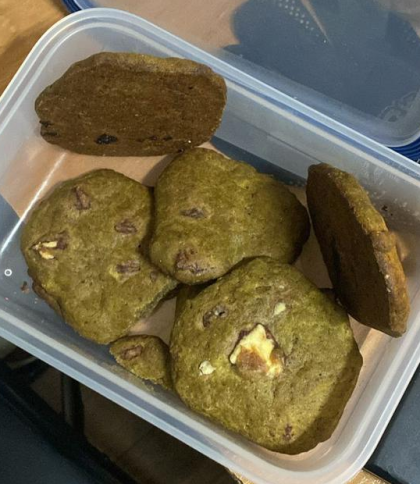 Поляк намагався провезти до України пів кілограма печива із марихуаною
