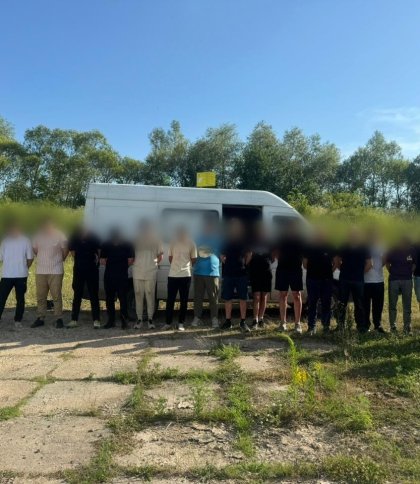 17 ухилянтів в одному мікроавтобусі затримали прикордонники