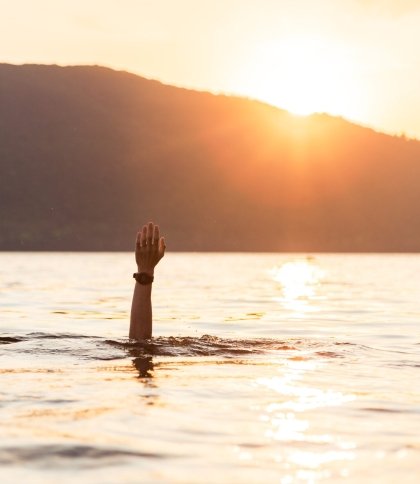 На Львівщині в озері потонув 18-річний хлопець