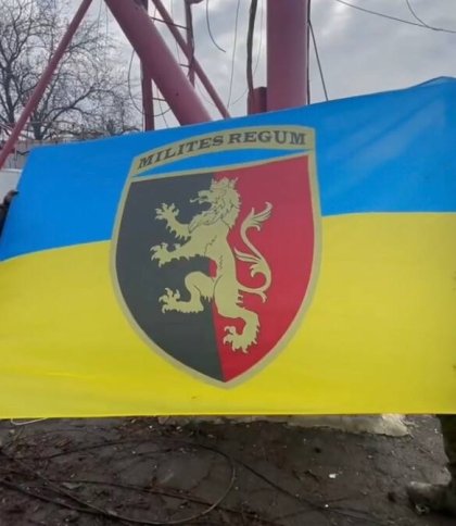 На фоні обстрілів та з українським стягом: львівські військові записали вітання з Днем Соборності
