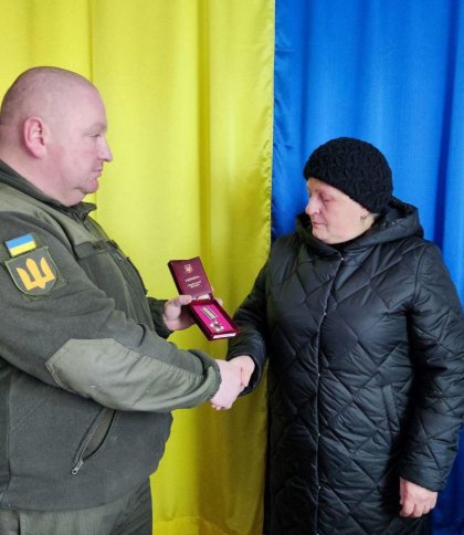 Мати полеглого десантника зі Львівщини прийняла нагороду сина за мужність