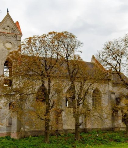 Католицький костел ХХ століття передали у власність Золочівської громади
