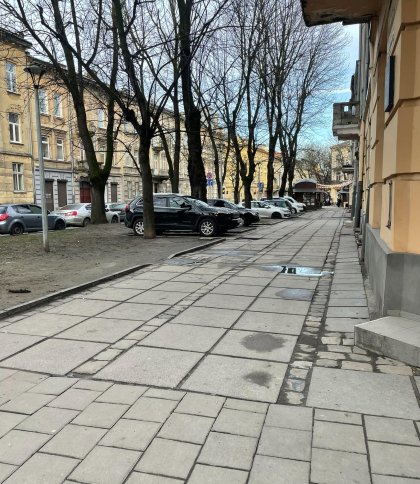 Стихійне паркування. Фото: «Гаряча лінія міста Львова»