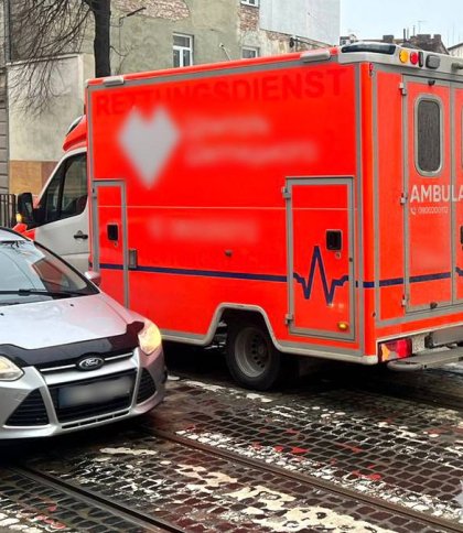 У Львові автомобіль швидкої допомоги збив 31-річну жінку на пішохідному переході
