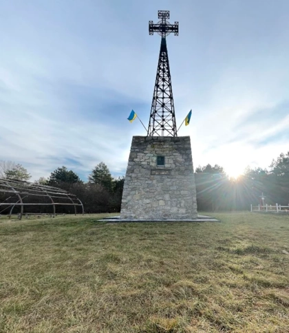 На Золочівщині завершують реставрацію пам’ятного хреста Шашкевичу: скільки це коштує