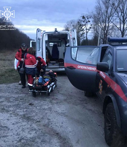 Рятувальники допомогли 43-річній жінці, яка зламала ногу в лісі поблизу Львова 