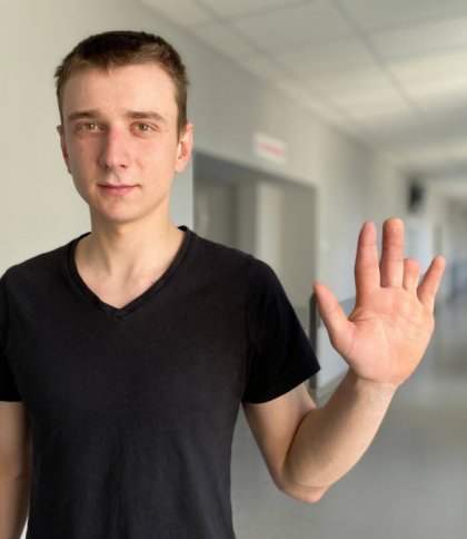 Львівські медики пришили хлопцеві пальці руки після травмування на роботі