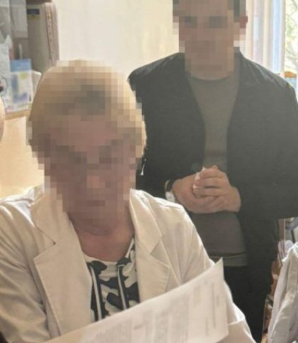 Затриману на хабарі 73-річну львівську лікарку засудили на три роки