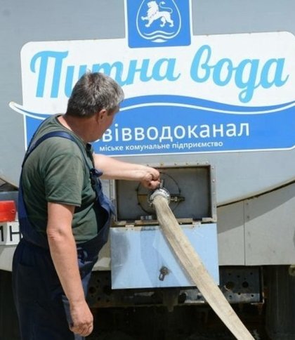 До Львова привезли техніку для водоканалів, що постраждали від війни