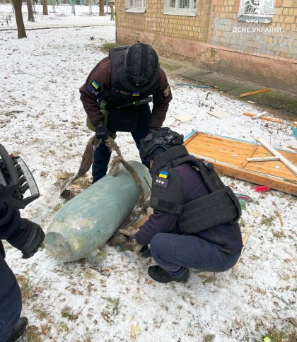 У Києві на місці ранкової атаки виявили бойову частину ракети Х-101