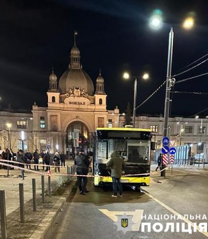 Біля вокзалу у Львові водій маршрутки на смерть збив пішохода