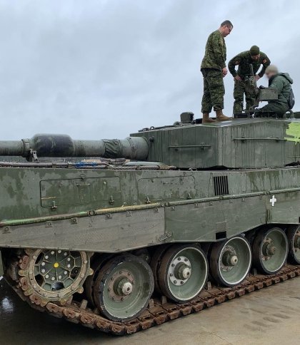 Обіцяні Канадою танки Leopard 2 вже у Європі, а українські танкісти проходять навчання