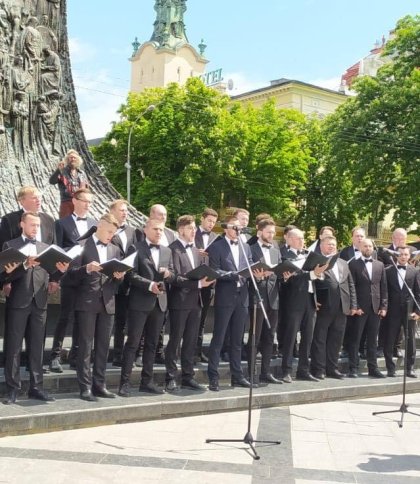 Оркестр Національної військової академії виступив з концертом у центрі Львова