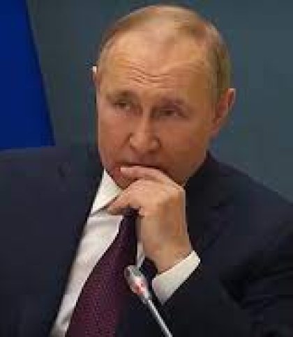 «Цар несправжній»: у мережі активно обговорюють двійників Путіна