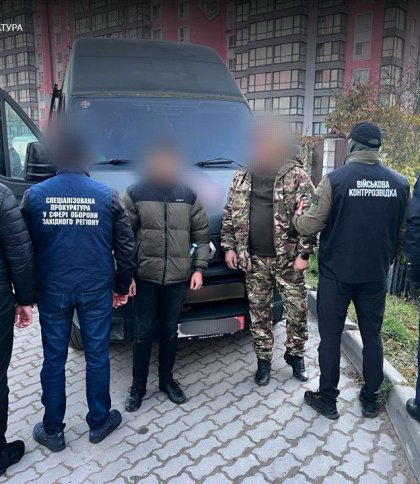 12 тисяч доларів за “допомогу”: на Львівщині викрили схему втечі військових за кордон