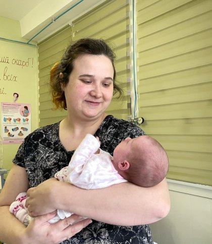 На Львівщині новонародженій дівчинці лікарі видалили півкілограмову пухлину
