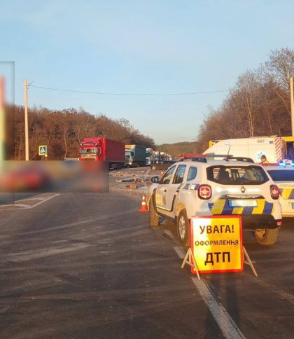 На Львівщині через ДТП з потерпілими патрульні перекрили трасу