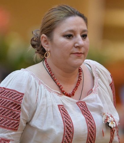 У залі парламенту вигукнула: «Слава Москві!»: румунська сенаторка вкотре оскандалилась