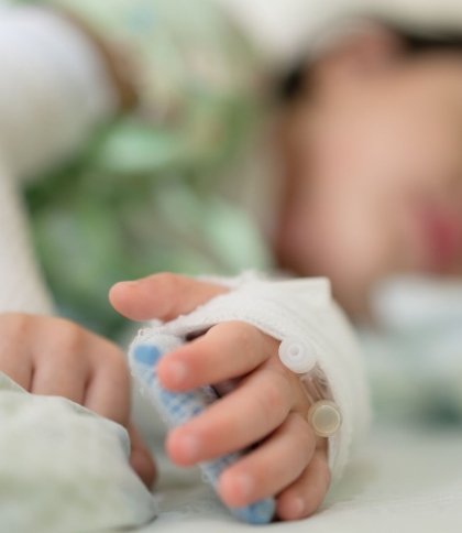 Мала пухлину нирки: львівські медики врятували трирічну дівчинку з Харківщини