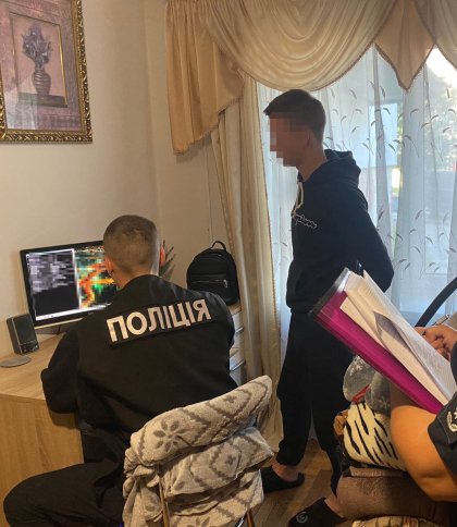 На Львівщині неповнолітнього юнака підозрюють у шахрайстві: продавав через інтернет товар, якого не мав