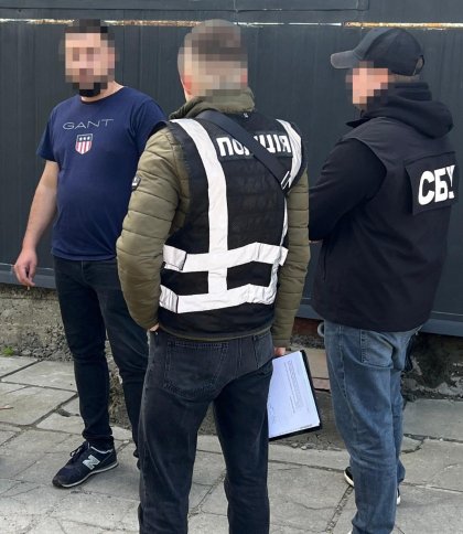 На Львівщині переправник зробив довідку про онкозахворювання дружини