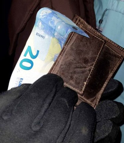На Львівщині вчителя інформатики судили за крадіжку грошей