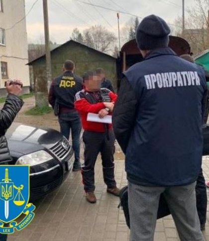 2 тис. доларів за влаштування на роботу: на хабарі взяли посадовся з ВККС
