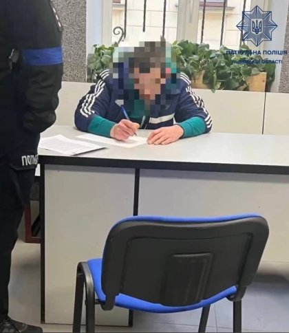 У Львові патрульні затримали чоловіка, який переховувався від суду