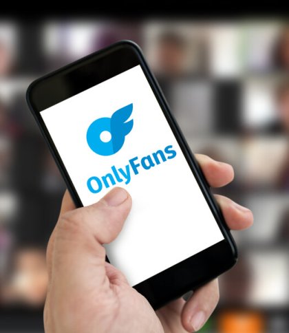 Львівський суд конфіскував у OnlyFans моделі телефон