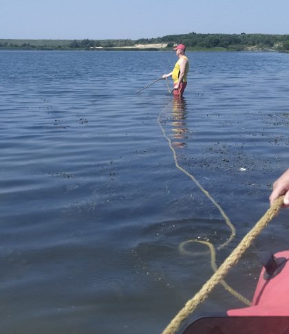 На Яворівщині чоловік плавав озером на матраці та зник: його так і не знайшли