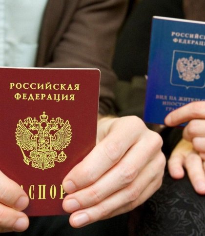 путін підписав указ про роздачу російських паспортів мешканцям окупованих районів Херсонщини та Запоріжжя