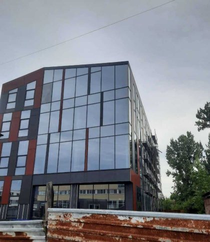 У Львові суд змусив знести третій поверх у торгово-офісному центрі