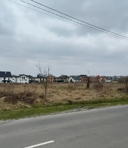 Ділянку під Львовом за 14 млн грн продали під торгові будівлі
