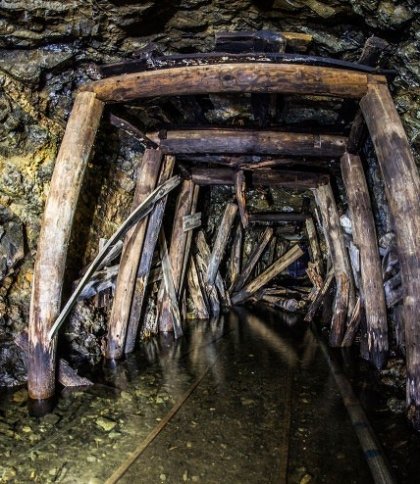 Окупанти затопили шахти на Луганщині: відновити їх неможливо