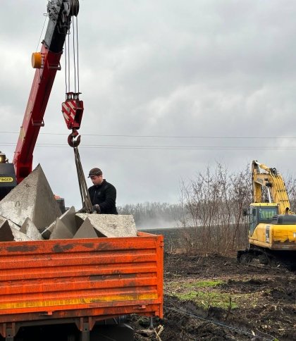 «Трєвожно»: губернатор Бєлгородської області показав, як на території рф будують лінію оборони (фото)
