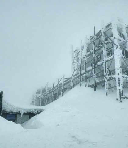 Мороз до -11 градусів: у Карпатах зима не відступає (фото)