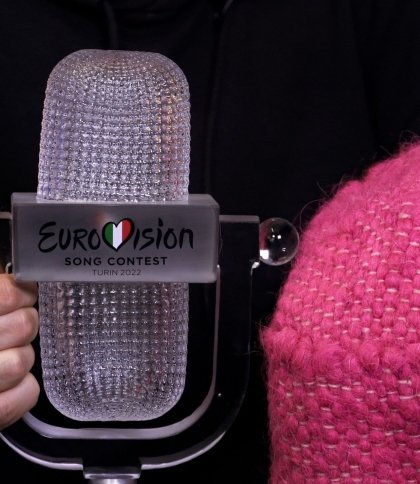 Kalush Orchestra продав кришталевий мікрофон Євробачення-2022 за майже мільйон доларів