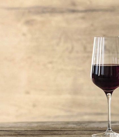 Помірне вживання червоного вина може покращити статеве життя — дослідження
