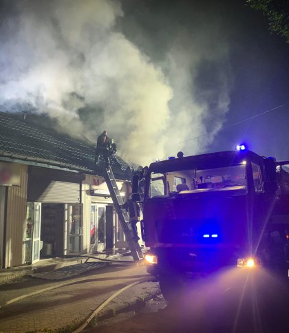Пожежа на ринку у Стрийському районі: горіли 12 торгових павільйонів