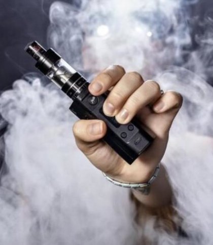 Мешканку Львівщини оштрафували на 85 тис.грн за спробу незаконно ввезти рідини для вейпів